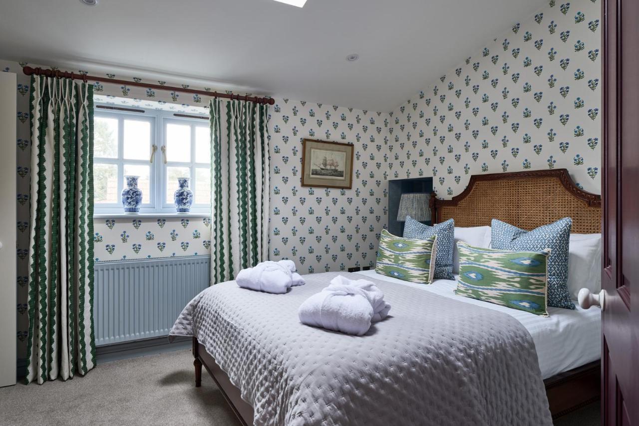 Townhouse Suites- Abbey Row Malmesbury Esterno foto