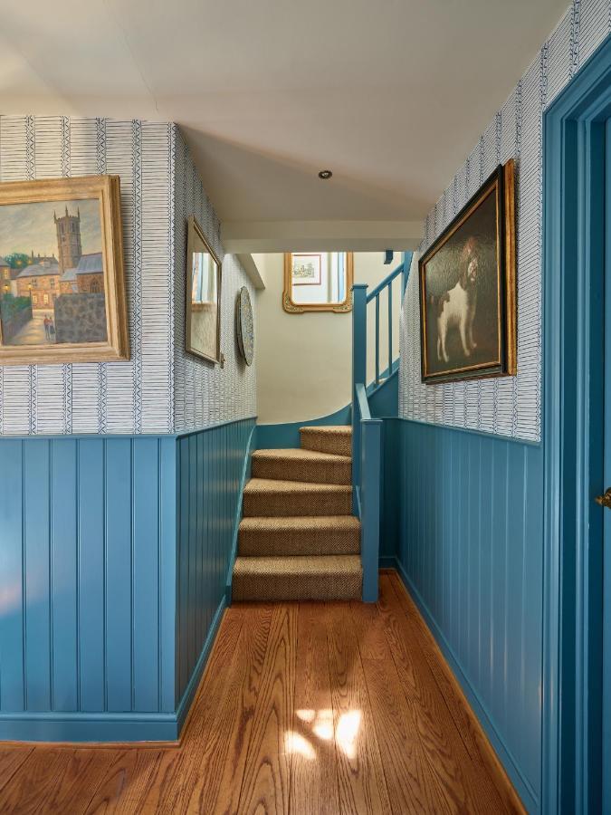 Townhouse Suites- Abbey Row Malmesbury Esterno foto