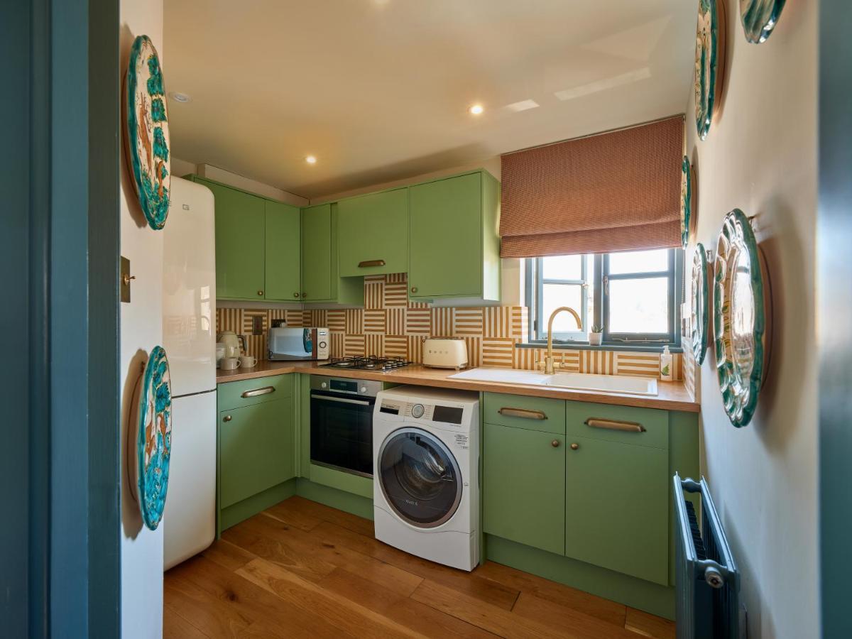 Townhouse Suites- Abbey Row Malmesbury Esterno foto