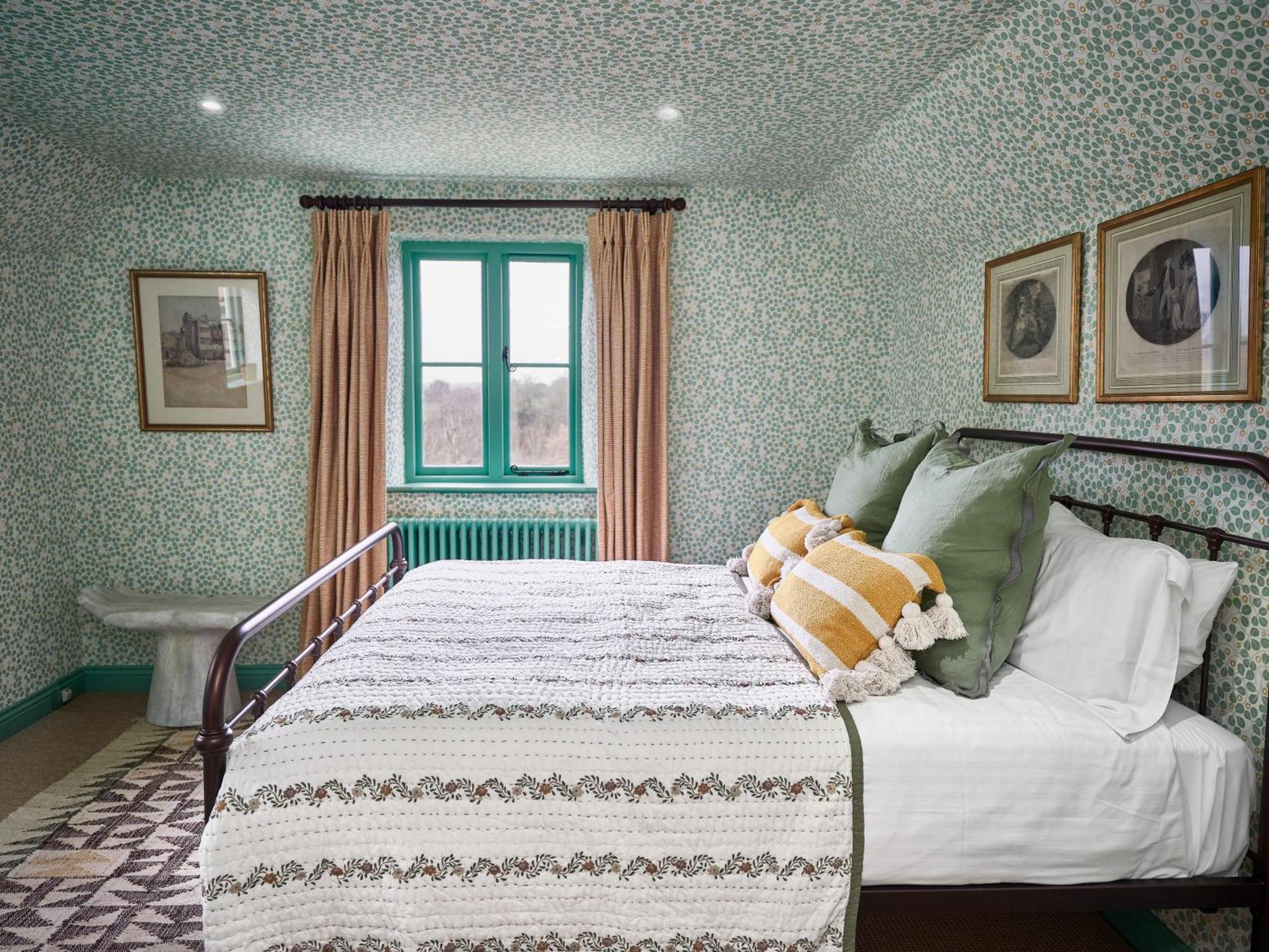 Townhouse Suites- Abbey Row Malmesbury Esterno foto